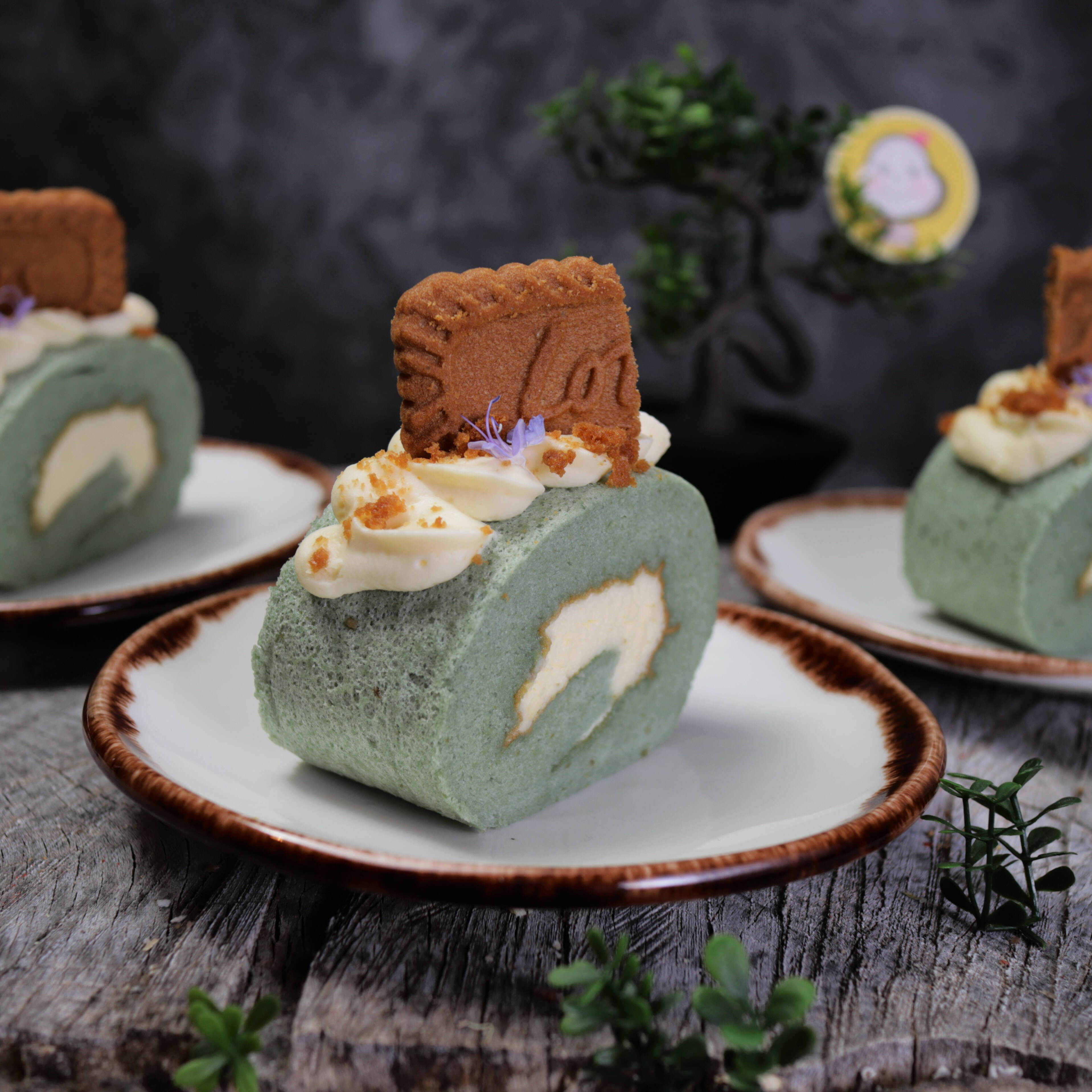 Cake Roll - Lotus blue 1