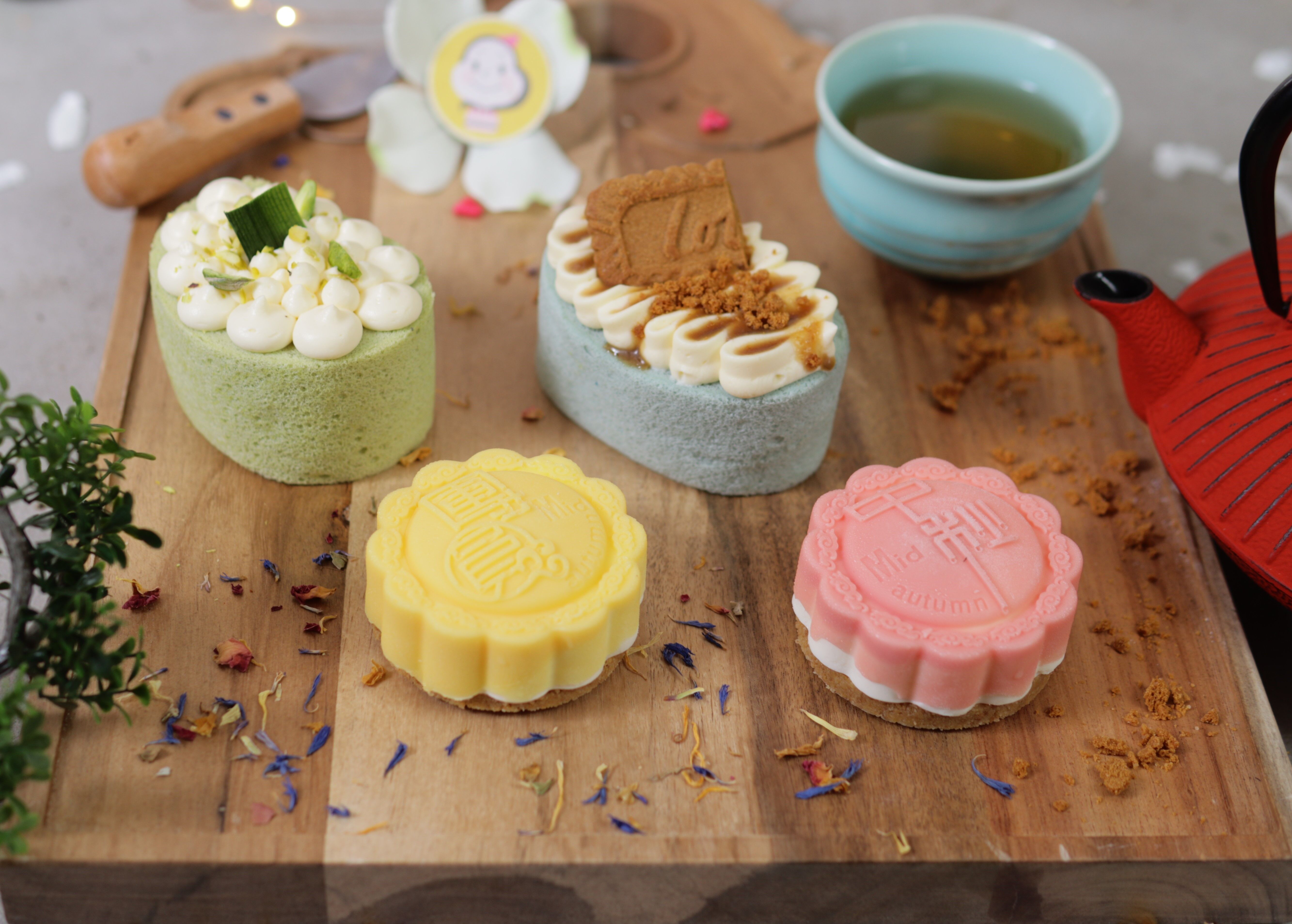 Moon Cake Festival Combo mousse & cake rolls