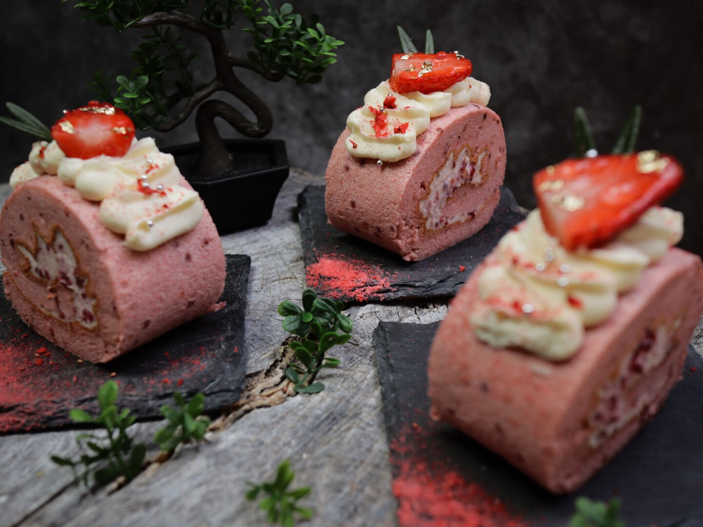 Cake Roll - Strawberry 5