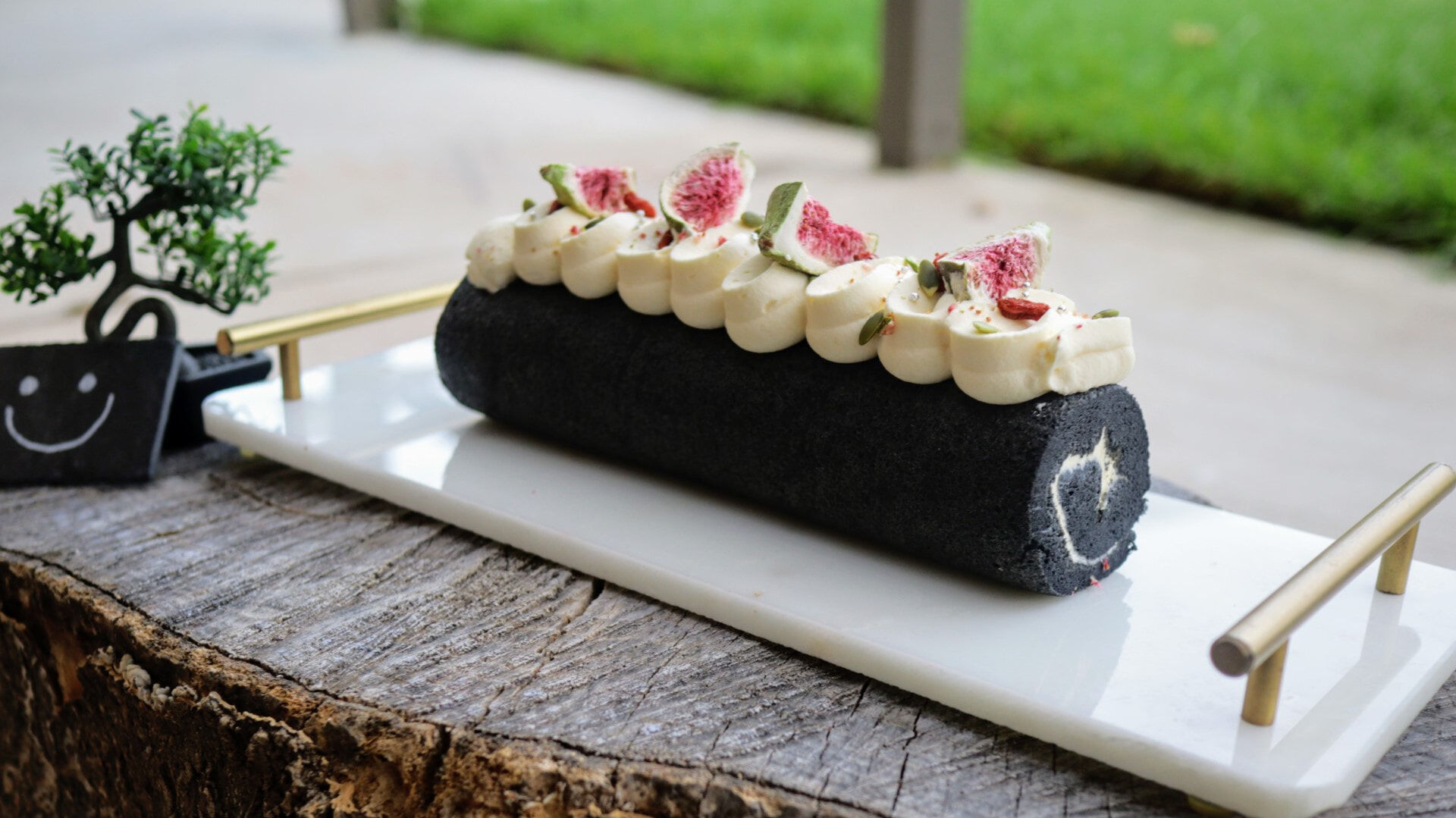 Cake Roll - Black Sesame 1